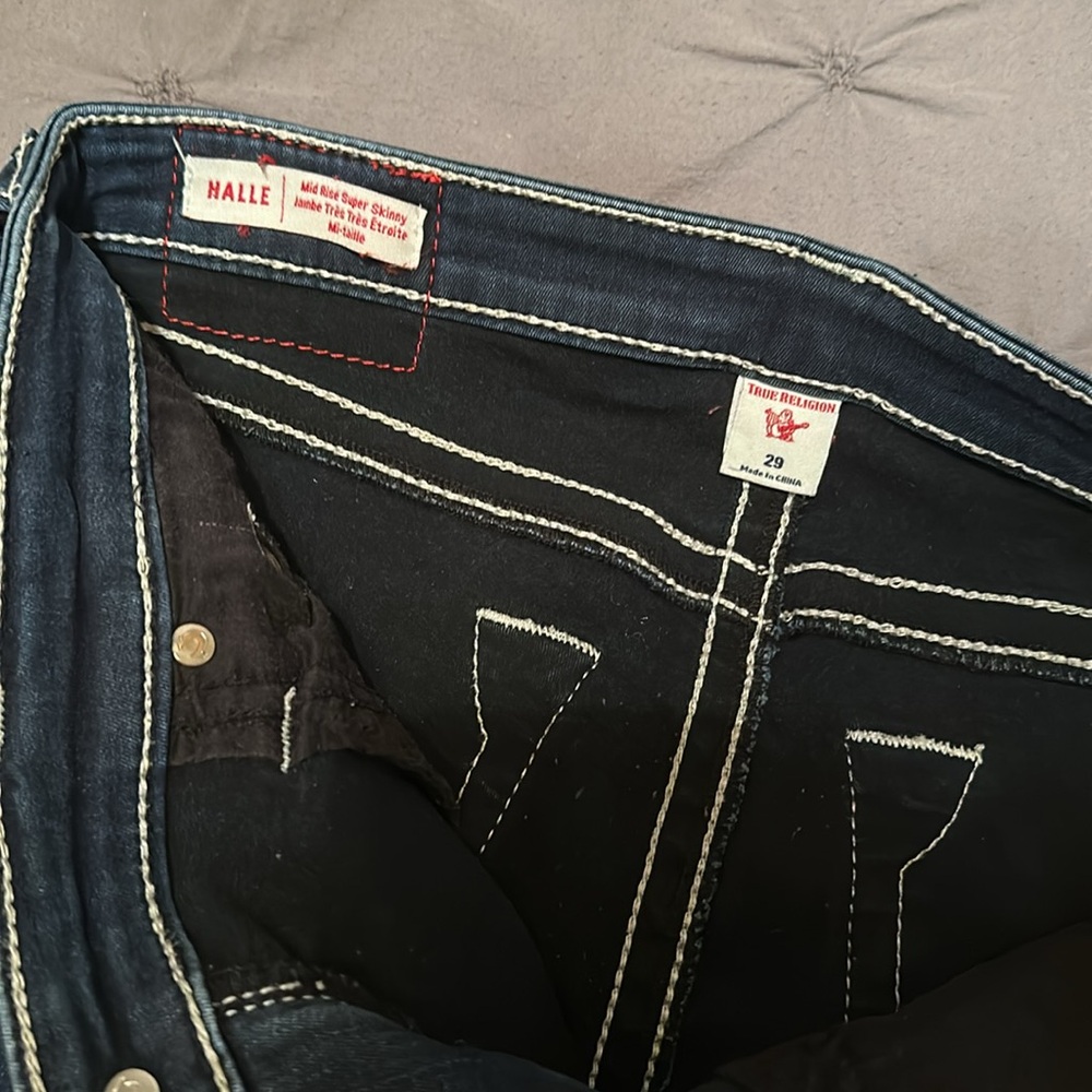 True Religion Dark Blue Jeans. Size 29. Halle Mid-Rise Super Skinny. - Picture 3 of 4